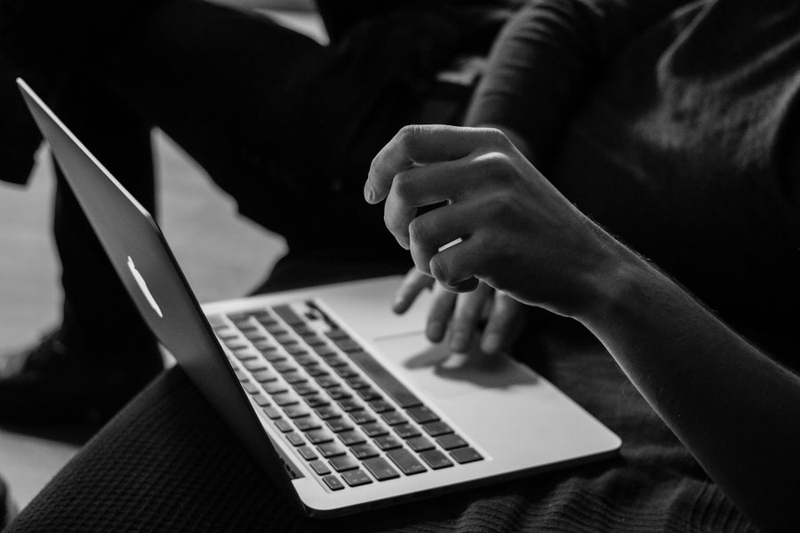 Differenza tra Engagement Pilotato e Naturale: Qual è Il Migliore sui Social Media