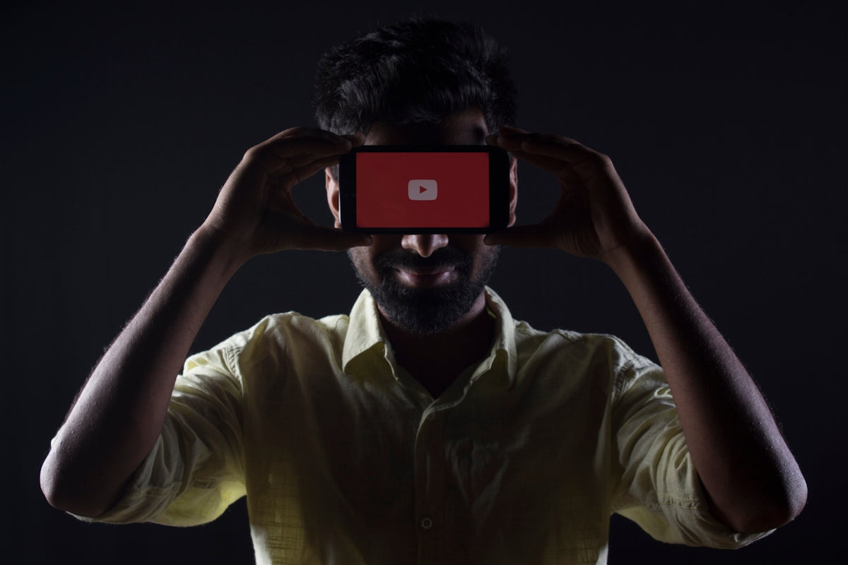 FAQ YouTube Promotion: Rispondere a Tutte le Domande Frequenti dei Creator