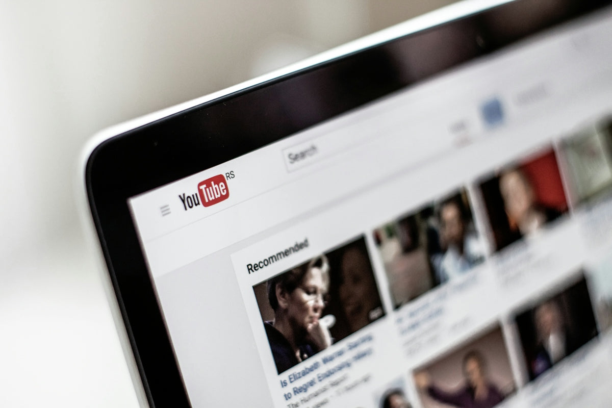 Ottimizzazione YouTube: Checklist delle Strategie Essenziali per Canali Emergenti