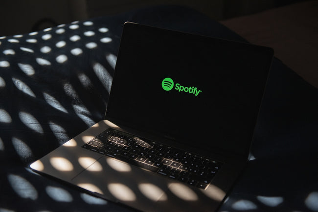 Strategie di crescita Spotify per artisti emergenti: ascolti e visibilità