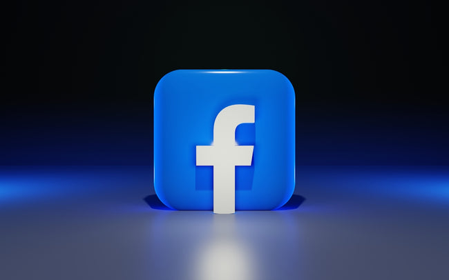 Editoriale: Le sfide della promozione dei servizi Facebook in decadenza e soluzioni innovative.