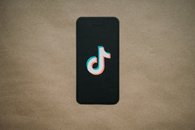 Linee Guida per Aumentare Like e Migliorare Commenti TikTok