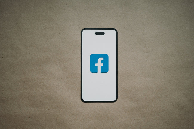 Construir Credibilidad con Likes de Facebook y Engagement dirigido.