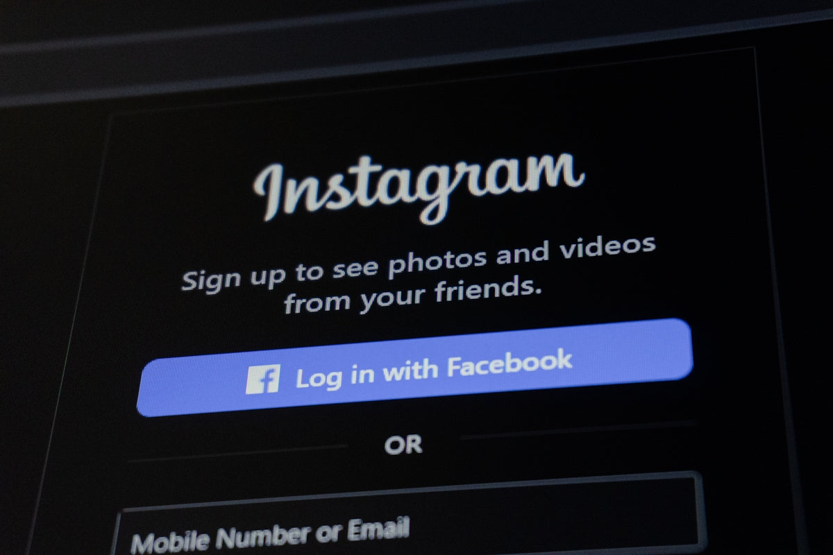 Instagram login screen with facebook login button
